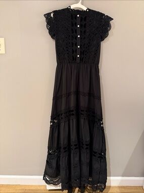 🆕 Black Lace Maxi Dress with Scalloped Sleeves - Women NWT